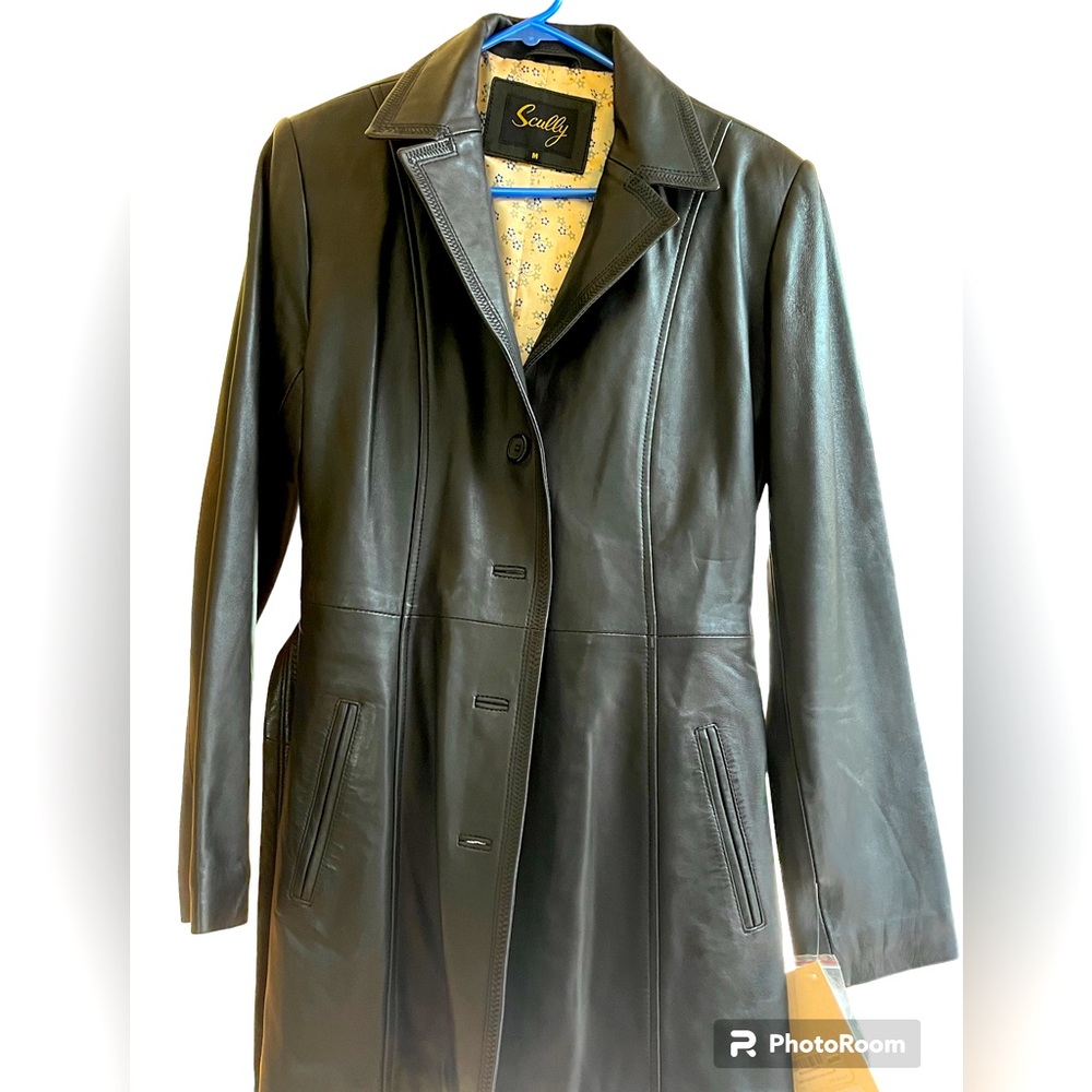 NEW Scully Women’s Leather Trench. Size Medium
